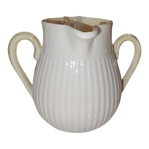 Belleek Irish Bone China Double Spouted Ribbed Creamer Syrup. Vintage